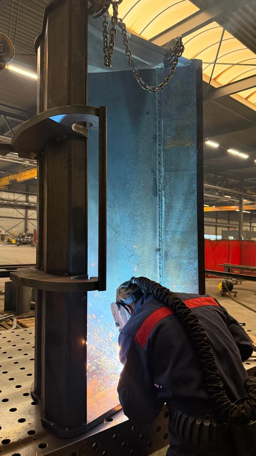 Lassen aan een aanbouwdeel in onze eigen werkplaats